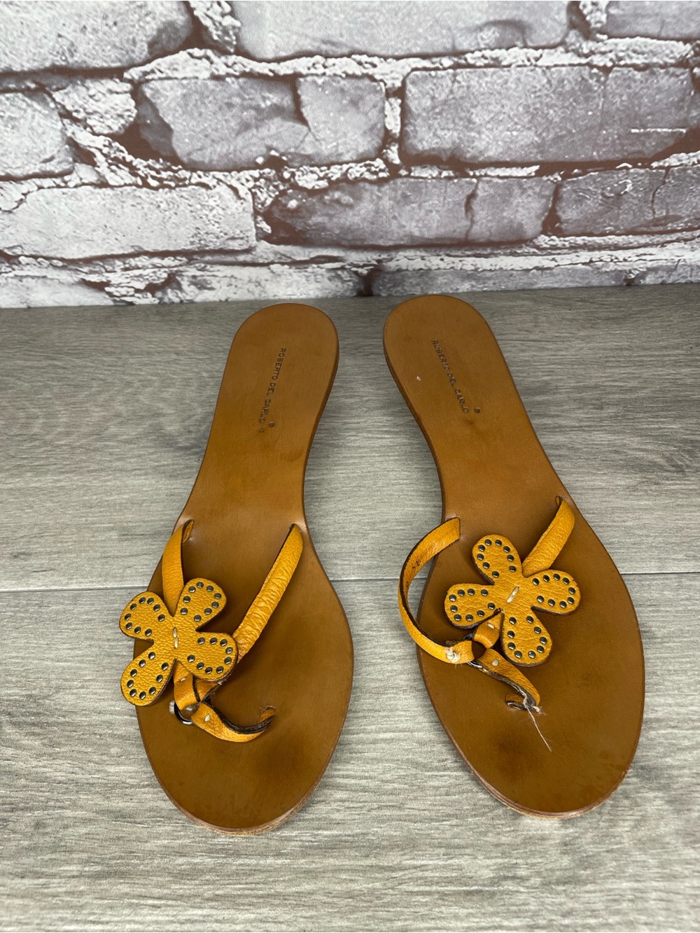 Roberto Del Carlo Yellow Leather Flower Thong Heel Sandals Women sz 38EU/7.5M US